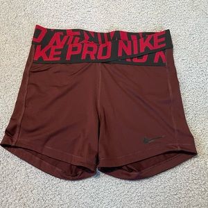 Nike Pro Intertwist Shorts Red Medium